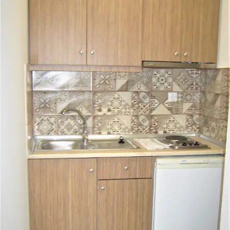 Venetia Apartment *