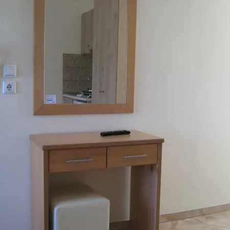 Venetia Астрис